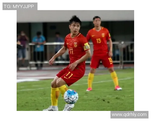 中国足球明星携手共赴绿茵之梦 展现足球力量与荣耀 中国足球明星携手共赴绿茵之梦 展现足球力量与荣耀