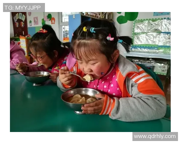 梦幻足球星小夜灯点亮夜晚创意生活，带给你温馨与激情的完美结合